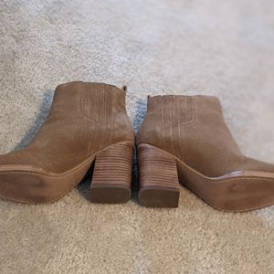 Marc fisher natural suede booties sz 8